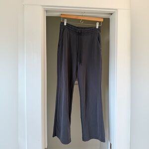 Athleta Women’s Seasoft Mid-rise Straight Pant